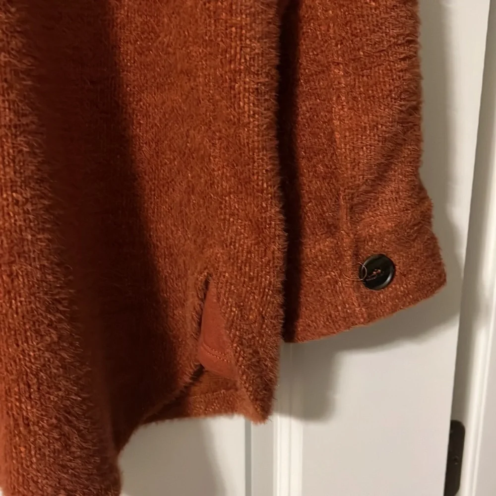 Shacket - Picture 6 of 7